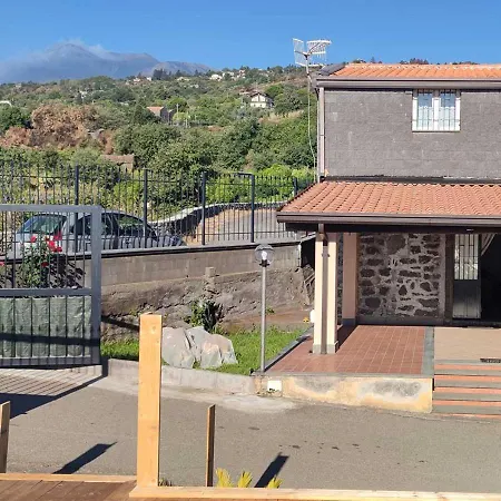 Peri Peri Etna Villa
