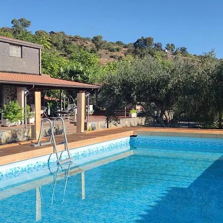 Peri Peri Etna فيلة Montargano