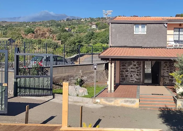 Peri Peri Etna Villa